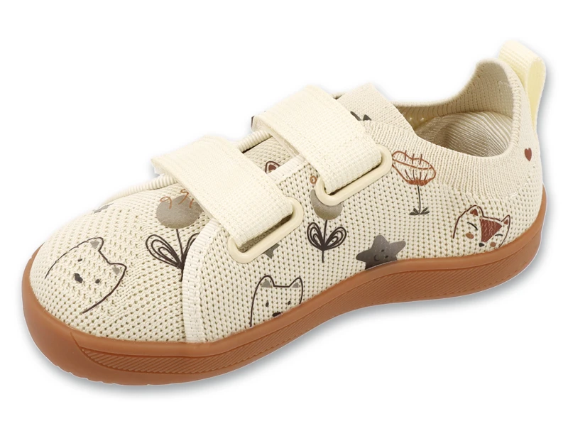 Buty-barefoot-do-przedszkola-dla-dziecka-Befado-Sport-z-motywem-lesnych-zwierzatek--widok-z-boku,-anatomiczna-podeszwa.jpg